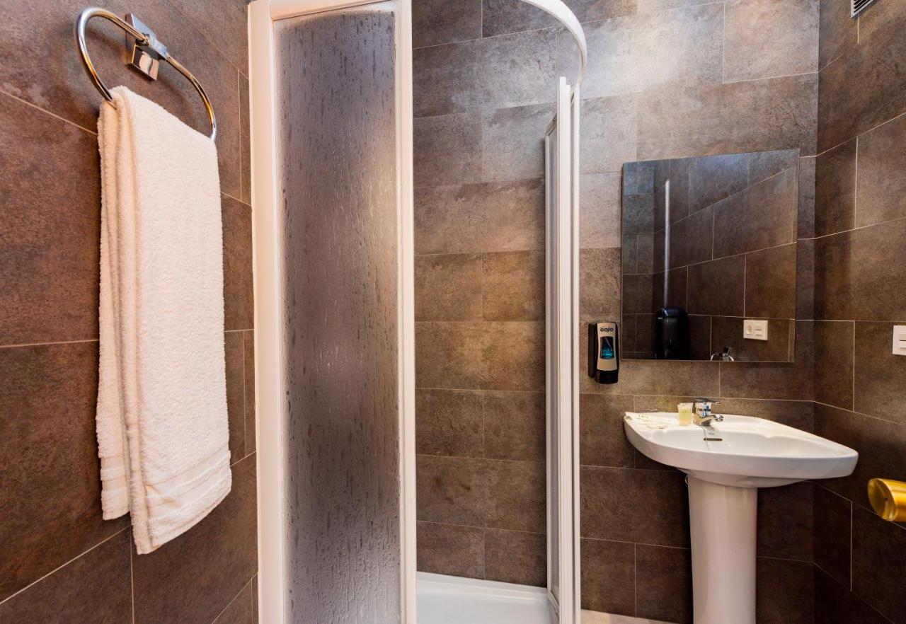 Hotel Manzanito Антекера Екстер'єр фото